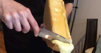 話題のチーズ料理「ラクレット」