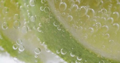 バーでソフィスティケイティッドな時間を味わいませんか。 バーでソフィスティケイティッドな時間を味わいませんか。