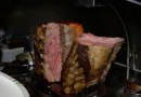ローストビーフがアメリカで分厚くゴージャスになったのがプライムリブ・・・「LAWRY’S」