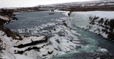 オーロラだけじゃない。アイスランドの壮大な大自然をめぐる旅にでかけましょう。 オーロラだけじゃない。アイスランドの壮大な大自然をめぐる旅にでかけましょう。
