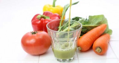 さらに徹底して酵素を求め続けるセレブを中心に流行っている飲み物・・・コールドプレスジュースをいただいてみましょう。