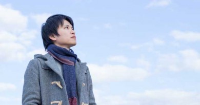 冬だけじゃない。大人の男が着こなす春のダッフルコート。