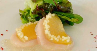 三國シェフの「MIKUNI SHIMIZU」は港のそばで落ち着いた雰囲気を醸していました・・・