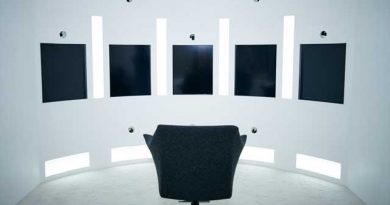 「THE BOOK」顔立ちという新しい美へのアプローチ 「THE BOOK」顔立ちという新しい美へのアプローチ