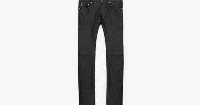 サンローランパリのスキニーパンツが上質でカッコいい